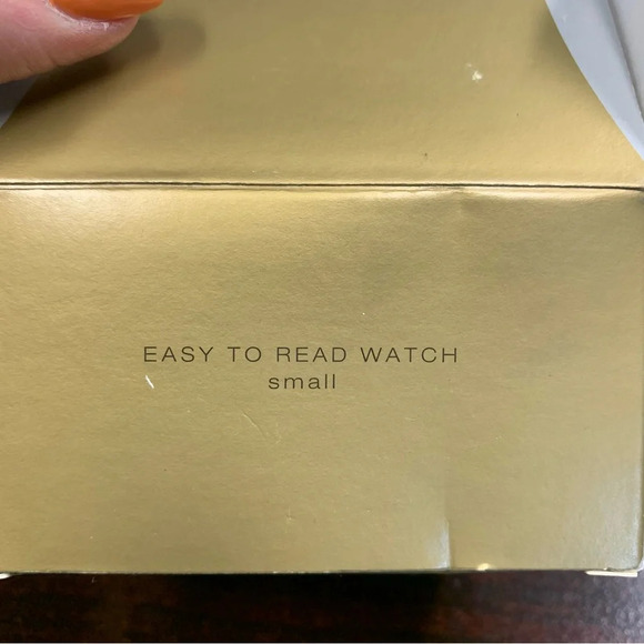 Avon Gold tone Watch with White Dial easy to read NIB small - Picture 6 of 8